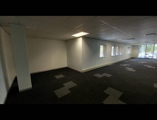 183M² OFFICE TO LET IN BRYANSTON